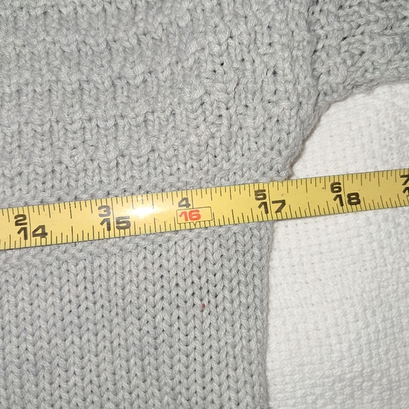 Universal Thread sweater - Picture 4 of 5